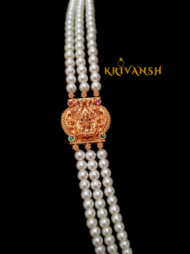 3 Layer Pearl Lakshmi Necklaceset - Image 2
